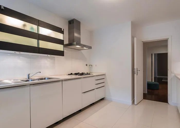 Classy 3bdr By Lovelystay Apartman *