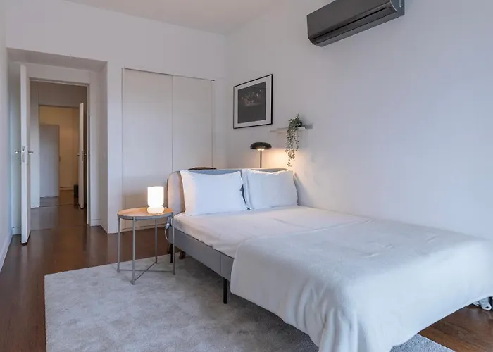 Classy 3bdr By Lovelystay Apartman